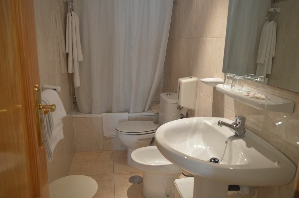 Hostal El Retiro อัลโมราดี ภายนอก รูปภาพ